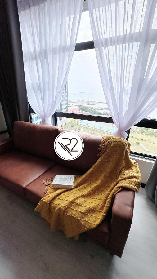 Sea&Pool View Stunning Homestay, Wifi, Netflix Near Malls, Jetty, Convenient Stores Kota Kinabalu Exterior photo
